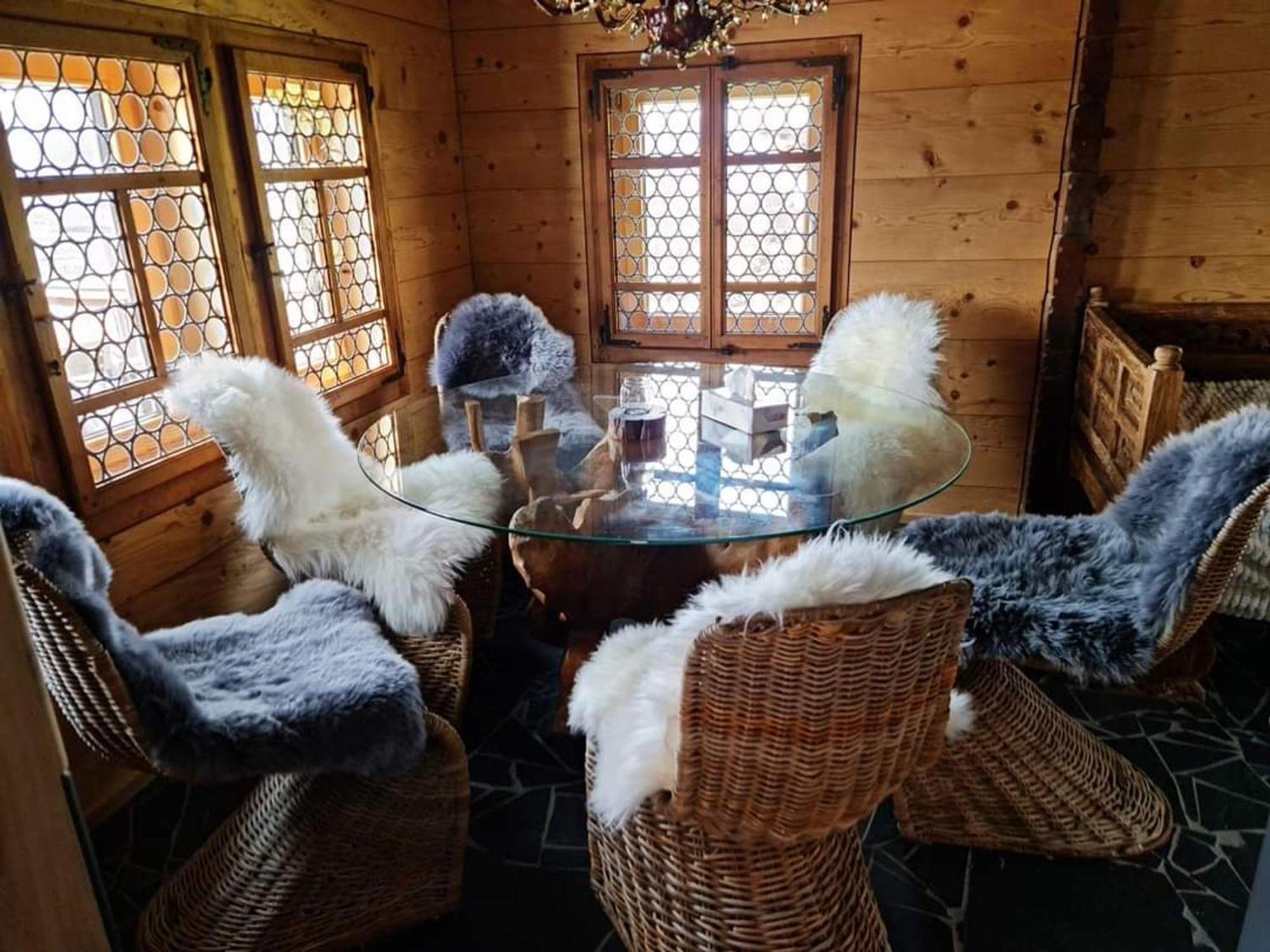 זיגריזוויל Chalet With View Of The Mountains And The Thun Lake מראה חיצוני תמונה